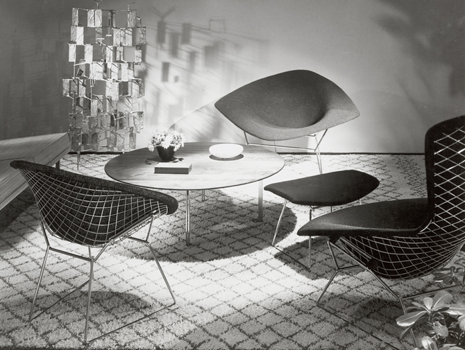 Knoll Harry Bertoia Wire Lounge Chair history