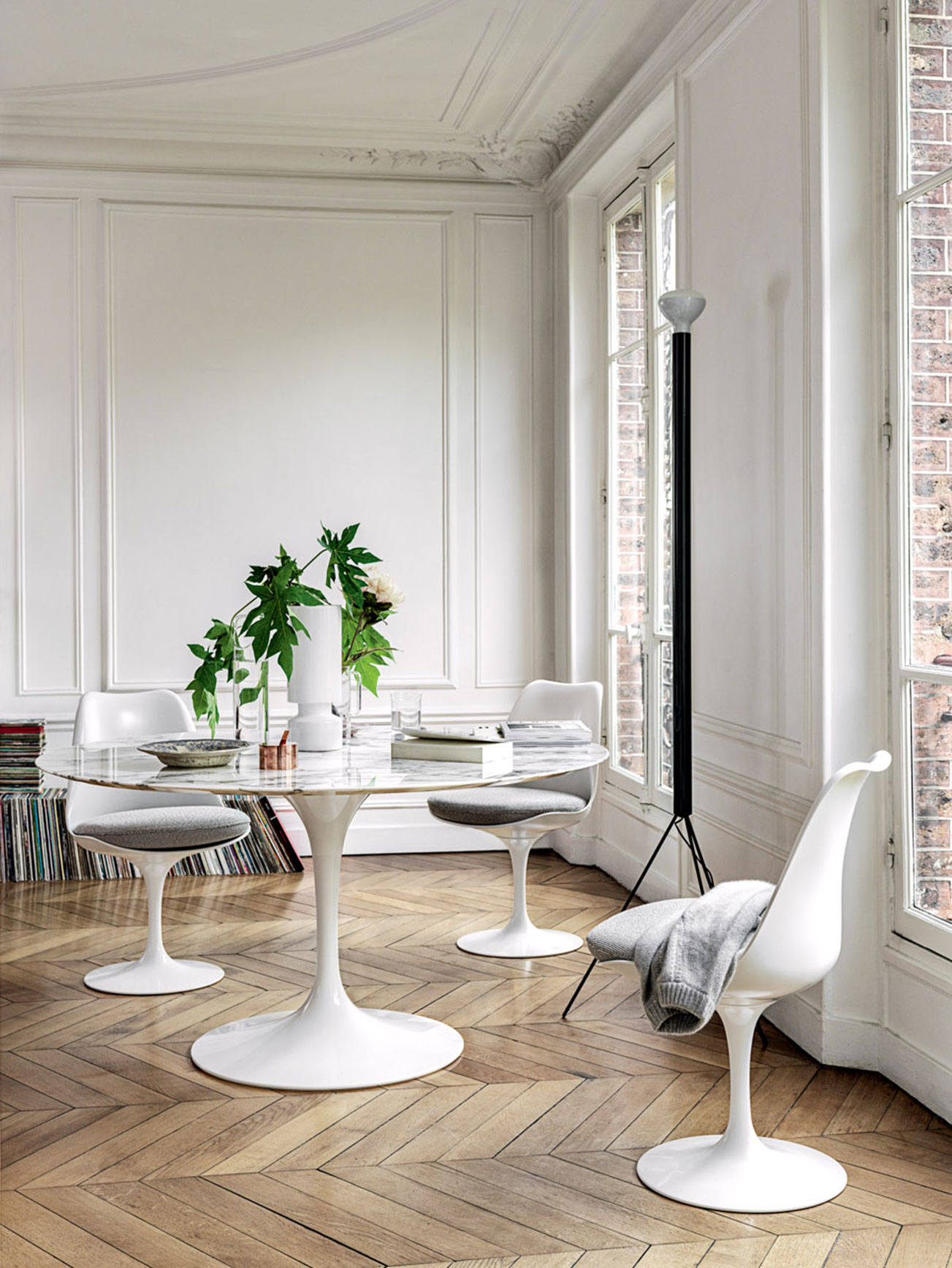 Saarinen Table with Tulip Chairs